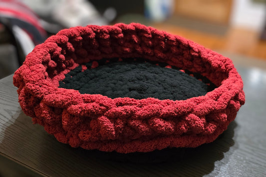 Cozy Chunky Knit Pet Bed for Cats & Small Dogs