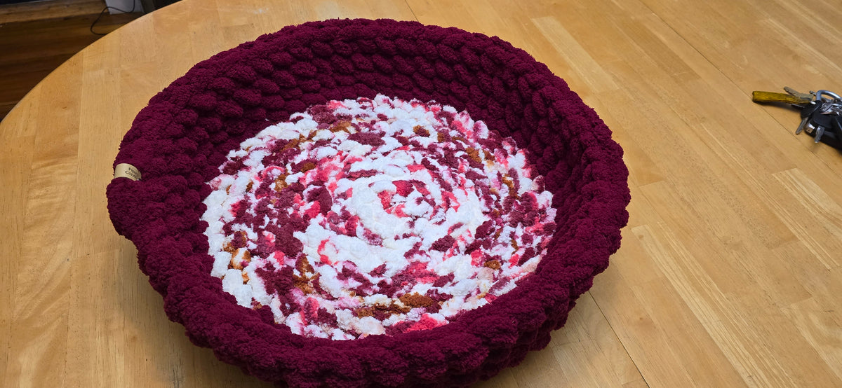 Cozy Chunky Knit Pet Bed for Cats & Small Dogs