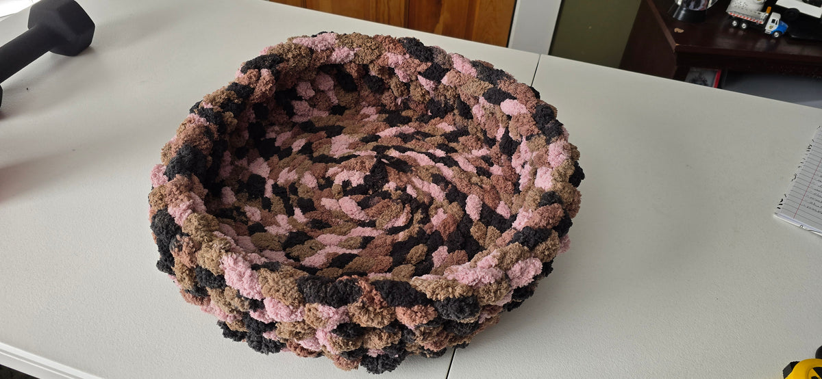 Cozy Chunky Knit Pet Bed for Cats & Small Dogs