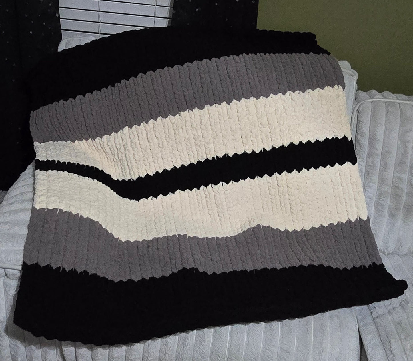 Handmade Chunky Chenille Blanket – 50x60