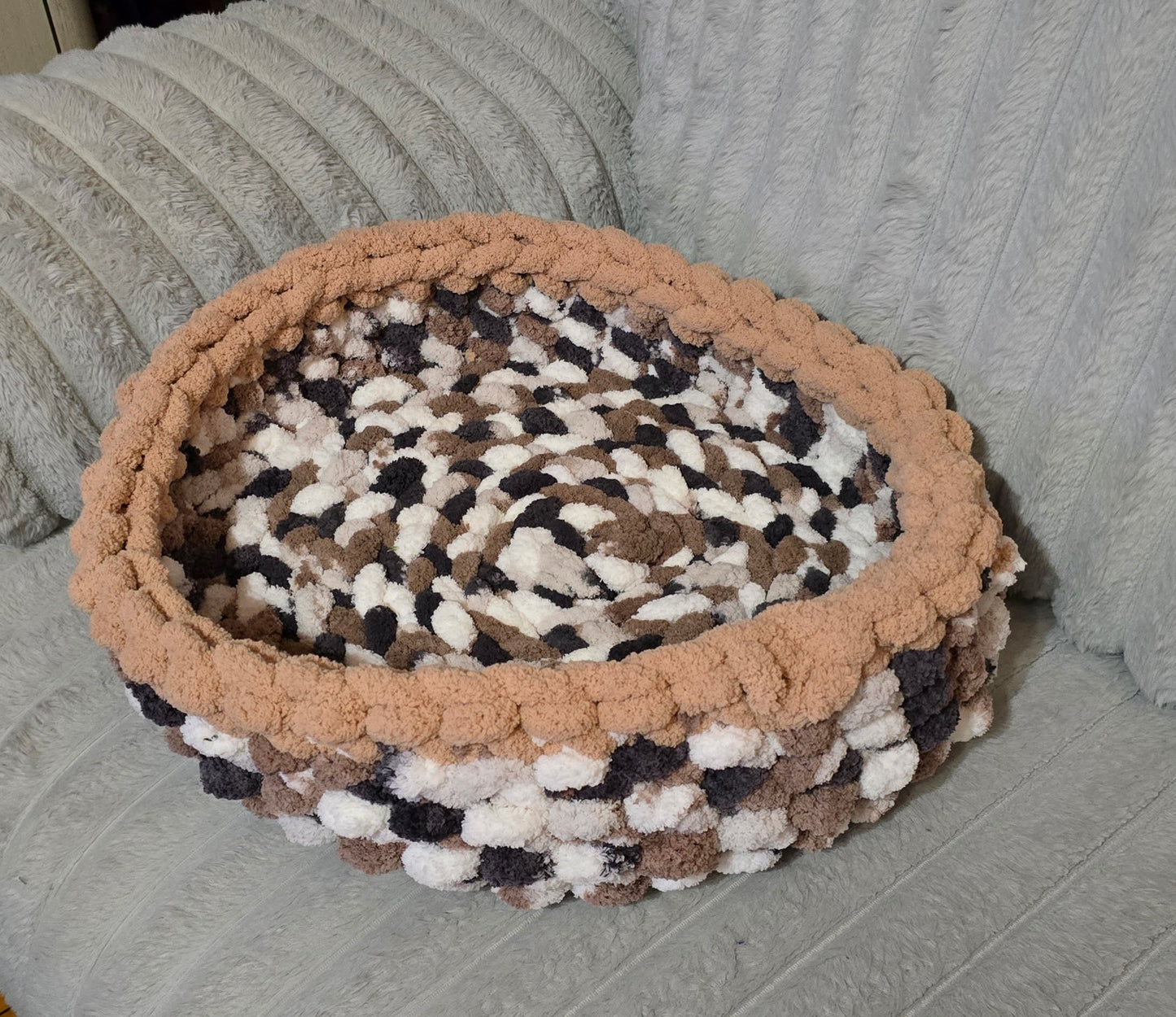 Cozy Chunky Knit Pet Bed for Cats & Small Dogs