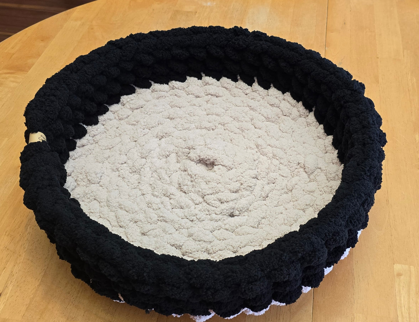 Cozy Chunky Knit Pet Bed for Cats & Small Dogs